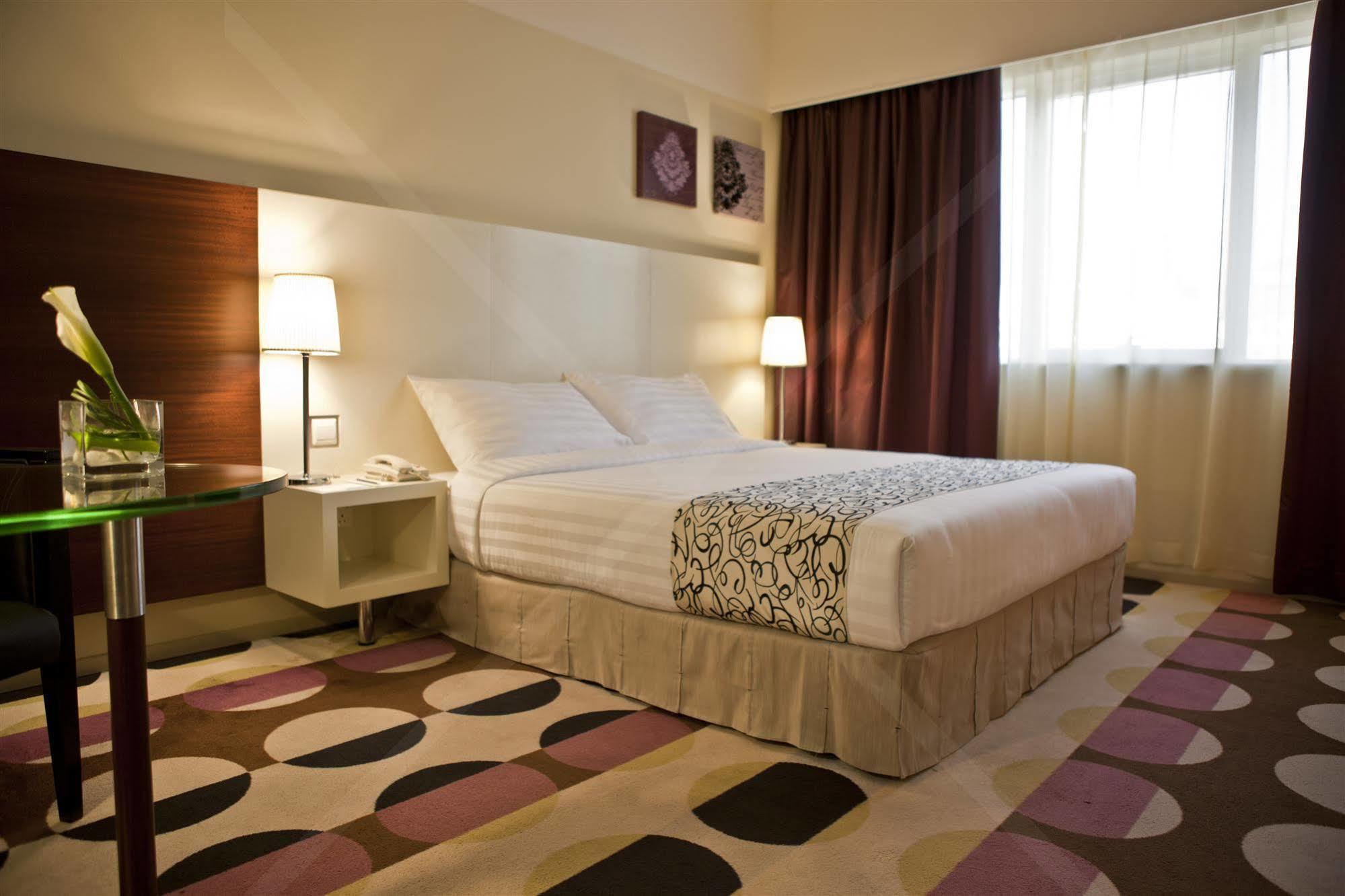 Hotel Kingsgate By Millennium 3*